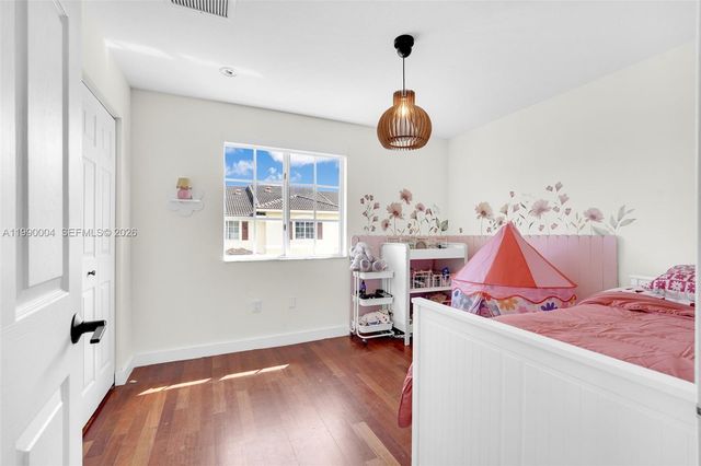 738 NE 90th St 207, Miami, FL 33138