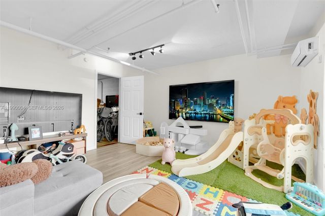 738 NE 90th St 207, Miami, FL 33138