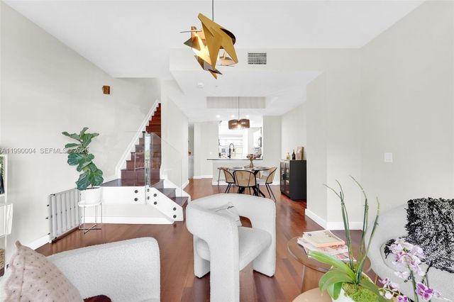 738 NE 90th St 207, Miami, FL 33138