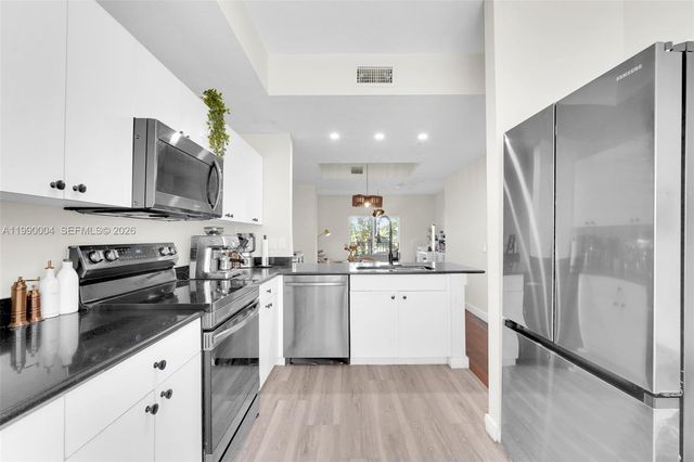 738 NE 90th St 207, Miami, FL 33138