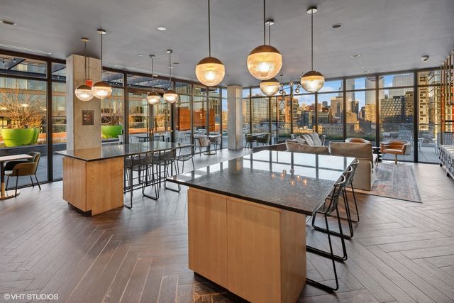 171 N Aberdeen Street 813, Chicago, IL 60607