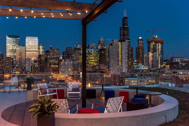 171 N Aberdeen Street 813, Chicago, IL 60607