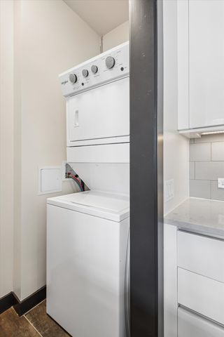 171 N Aberdeen Street 813, Chicago, IL 60607