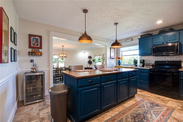 5611 Seybold Road, Brookville, OH 45309