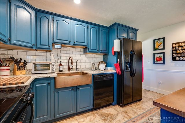 5611 Seybold Road, Brookville, OH 45309
