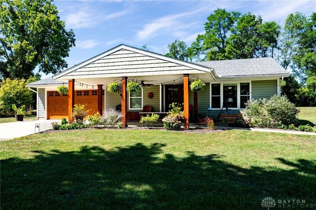 5611 Seybold Road, Brookville, OH 45309