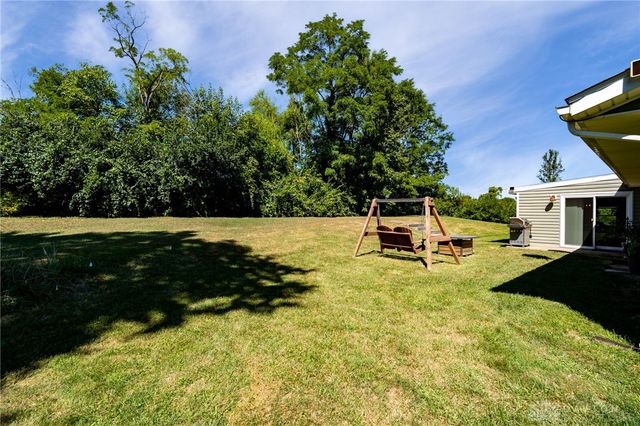 5611 Seybold Road, Brookville, OH 45309