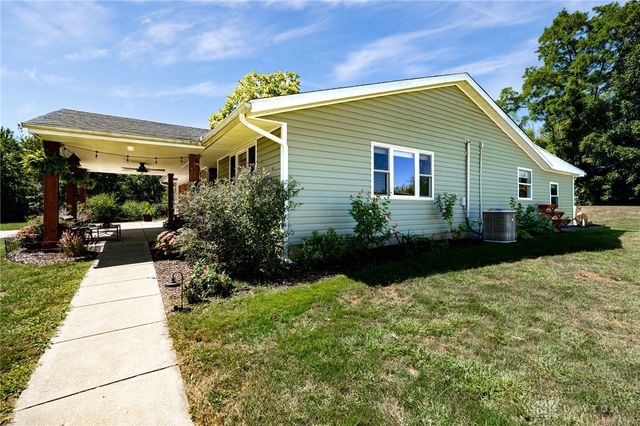 5611 Seybold Road, Brookville, OH 45309
