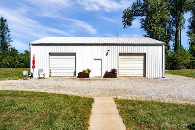 5611 Seybold Road, Brookville, OH 45309