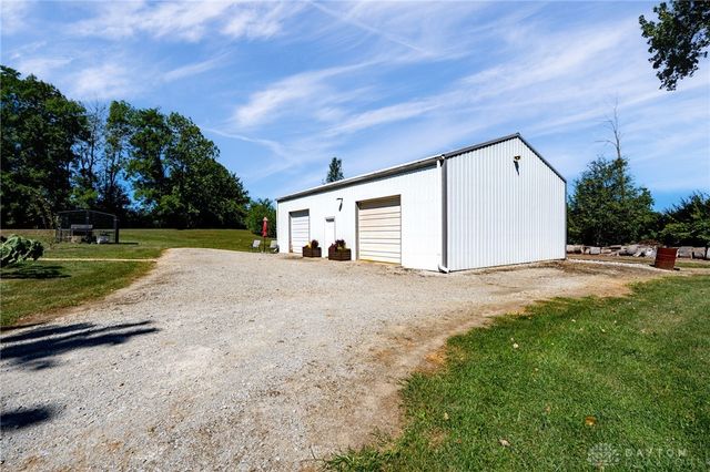 5611 Seybold Road, Brookville, OH 45309