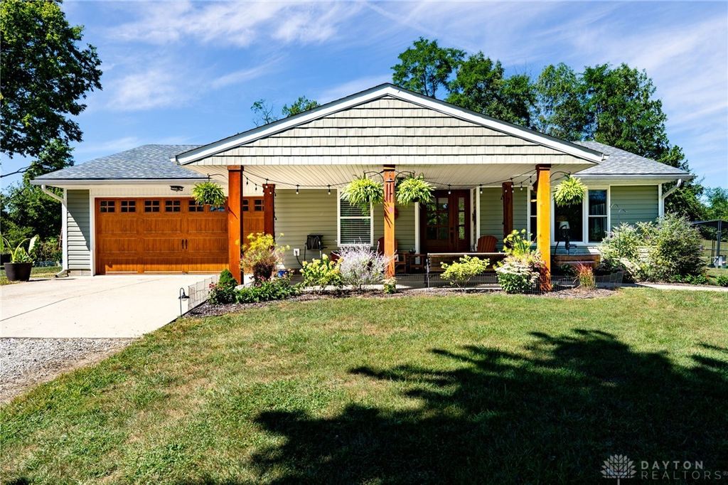 5611 Seybold Road, Brookville, OH 45309
