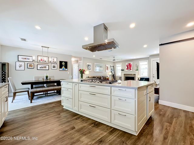 2025 DERRINGER Road, Jacksonville, FL 32225