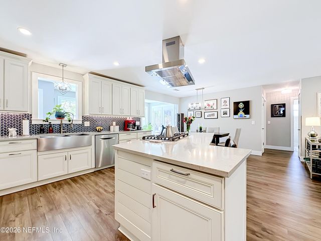 2025 DERRINGER Road, Jacksonville, FL 32225