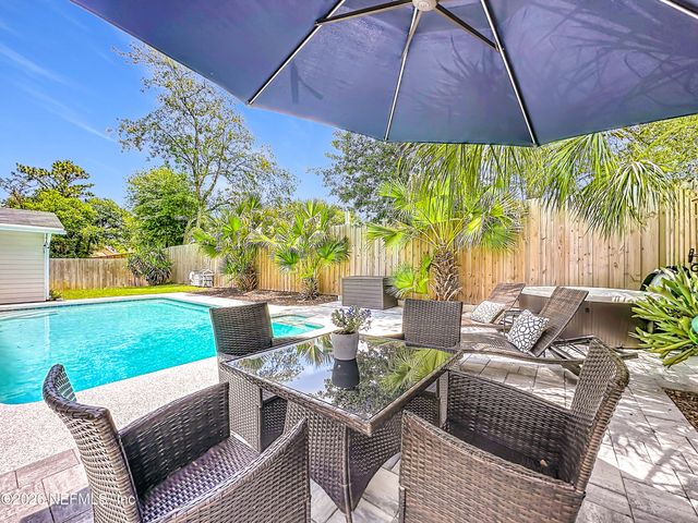 2025 DERRINGER Road, Jacksonville, FL 32225