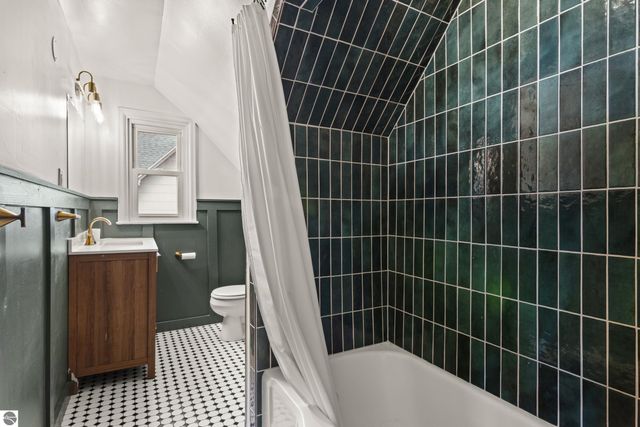 1024 W Front Street, Traverse City, MI 49684