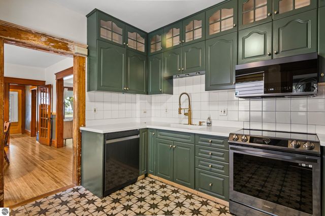 1024 W Front Street, Traverse City, MI 49684