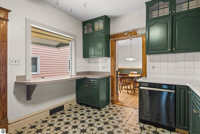 1024 W Front Street, Traverse City, MI 49684