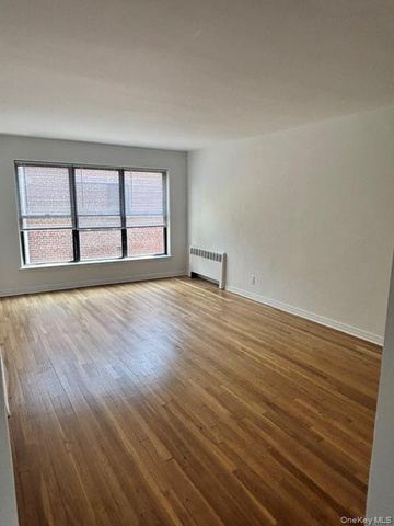 33 Van Wart Avenue, White Plains, NY 10606