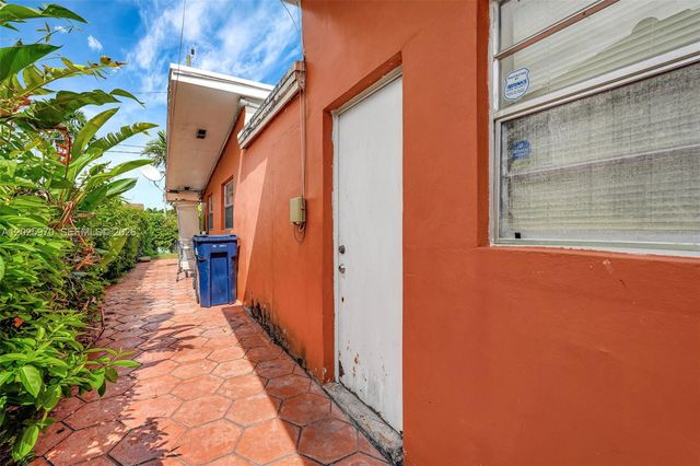 5065 SW 90th Court, Miami, FL 33165