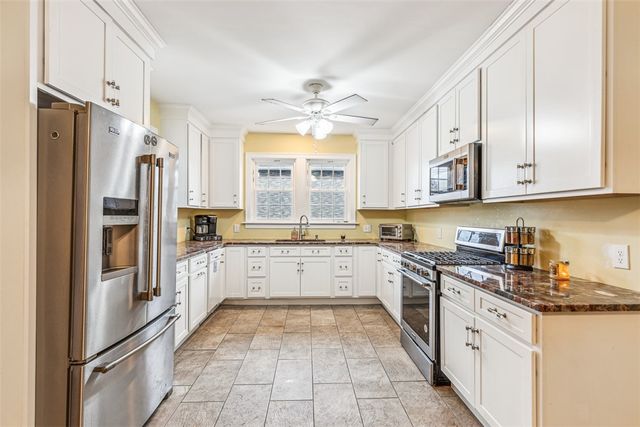 300 Farmington Avenue, Cranston, RI 02920