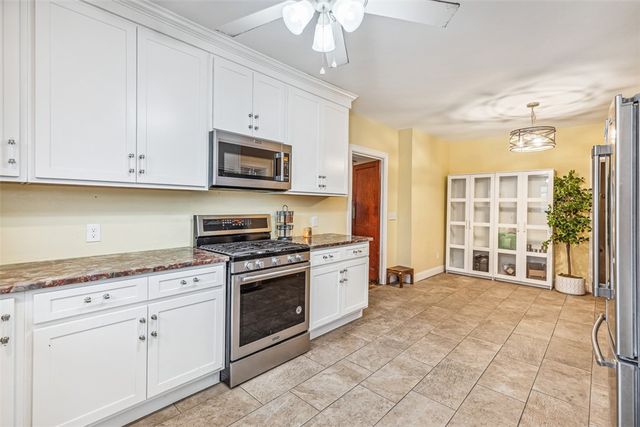 300 Farmington Avenue, Cranston, RI 02920