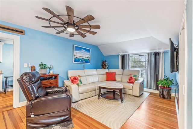 300 Farmington Avenue, Cranston, RI 02920