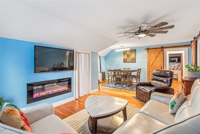 300 Farmington Avenue, Cranston, RI 02920