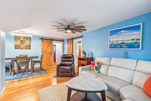 300 Farmington Avenue, Cranston, RI 02920