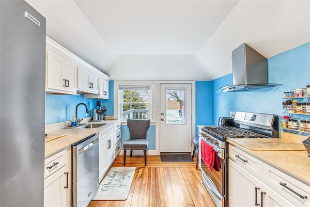 300 Farmington Avenue, Cranston, RI 02920