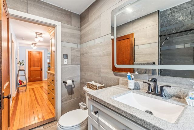 300 Farmington Avenue, Cranston, RI 02920