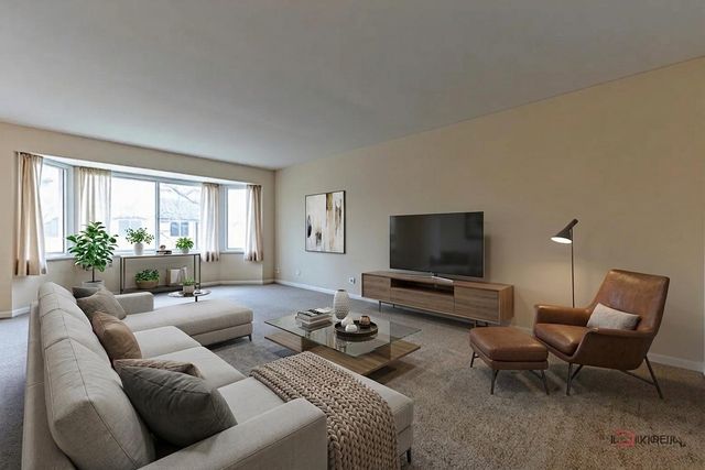 3004 Roberts Drive 8, Woodridge, IL 60517