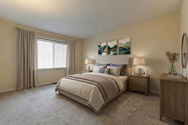 3004 Roberts Drive 8, Woodridge, IL 60517