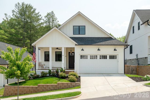 40 Hidden Pond Lane, Brevard, NC 28712