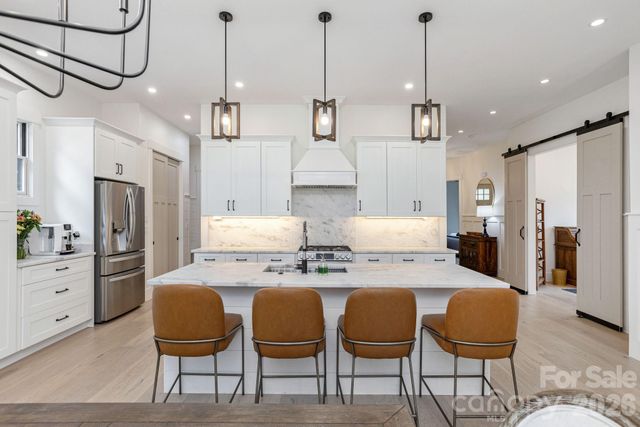 40 Hidden Pond Lane, Brevard, NC 28712