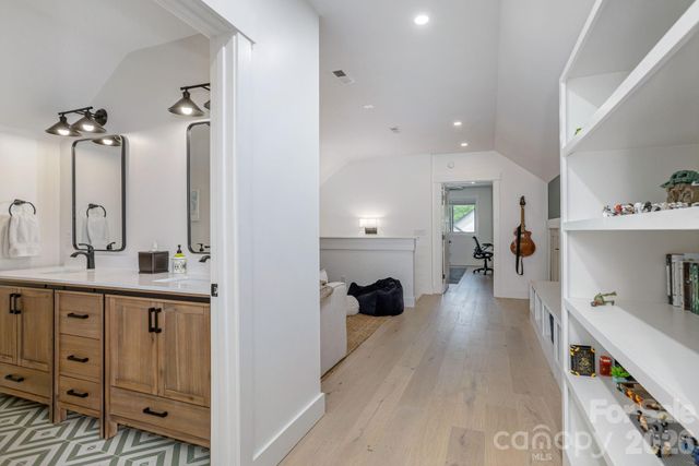 40 Hidden Pond Lane, Brevard, NC 28712