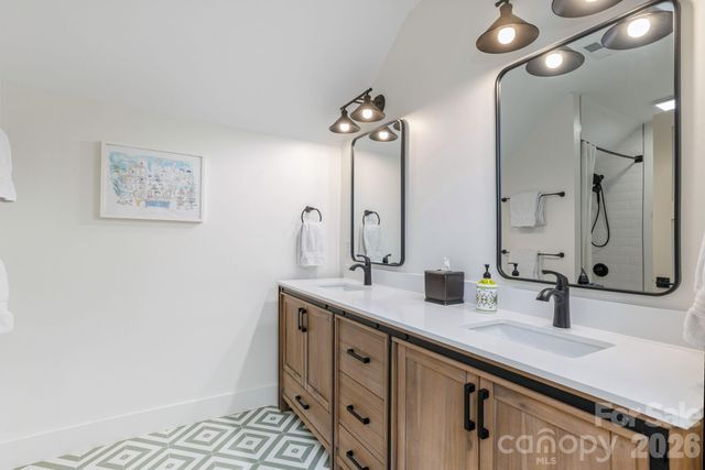 40 Hidden Pond Lane, Brevard, NC 28712