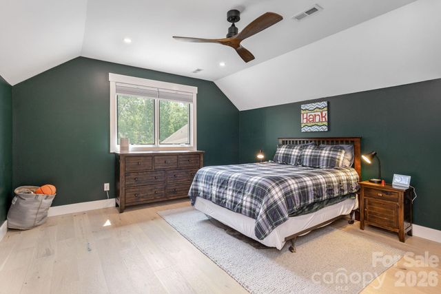 40 Hidden Pond Lane, Brevard, NC 28712