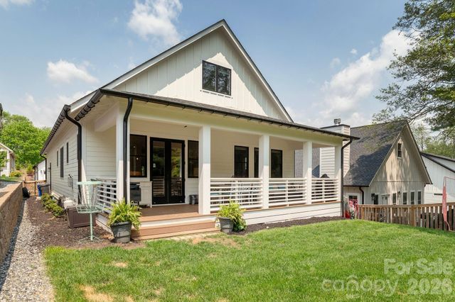 40 Hidden Pond Lane, Brevard, NC 28712