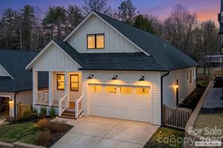 40 Hidden Pond Lane, Brevard, NC 28712
