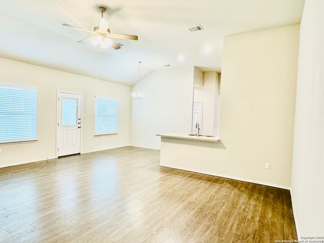 3434 Scott Cir, Seguin, TX 78155