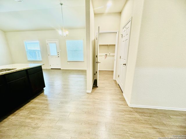 3434 Scott Cir, Seguin, TX 78155