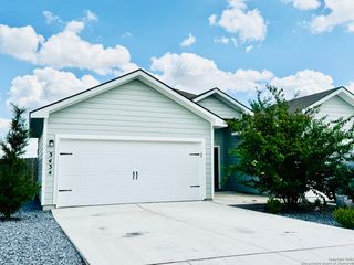 3434 Scott Cir, Seguin, TX 78155