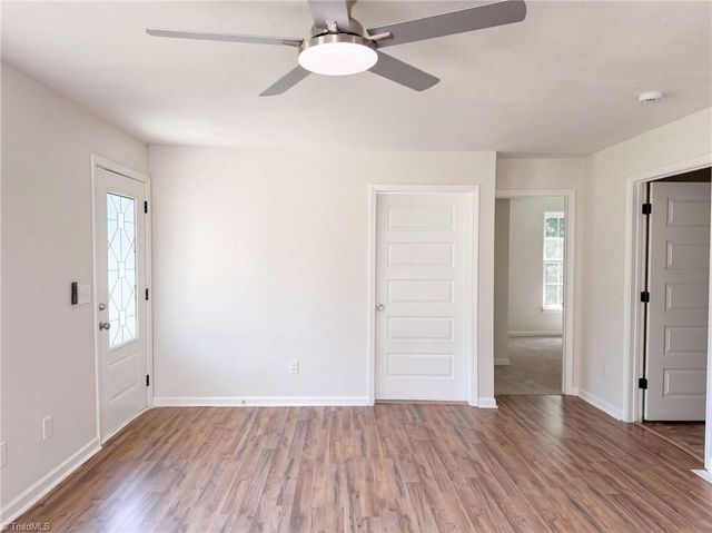 4982 Follansbee Road, Winston-salem, NC 27127