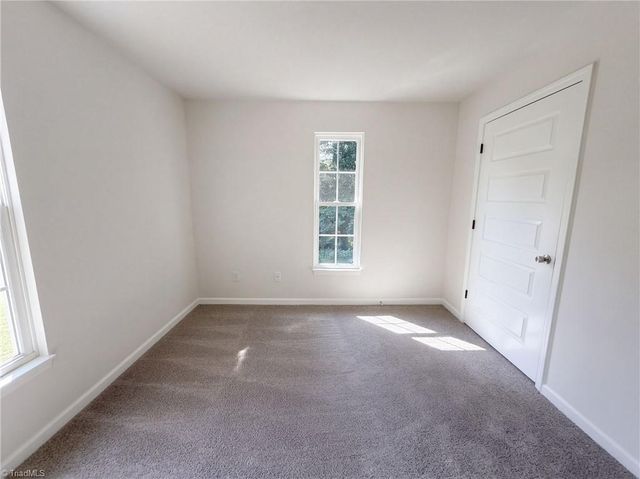 4982 Follansbee Road, Winston-salem, NC 27127