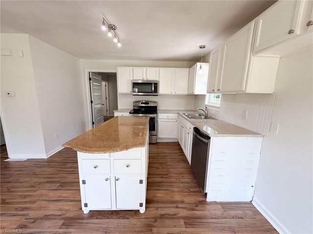4982 Follansbee Road, Winston-salem, NC 27127