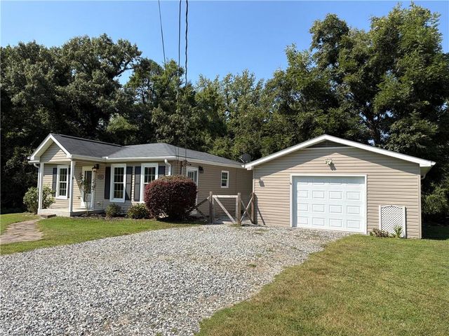 4982 Follansbee Road, Winston-salem, NC 27127