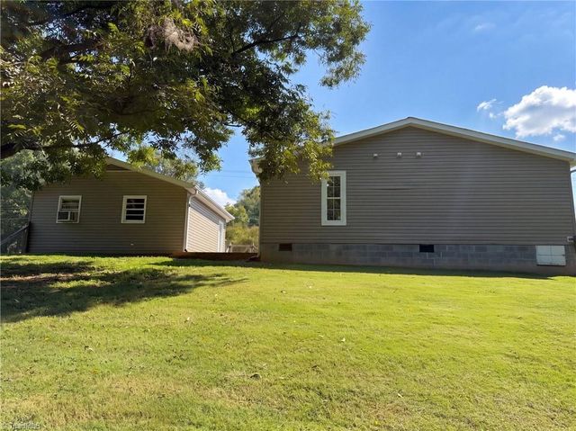 4982 Follansbee Road, Winston-salem, NC 27127