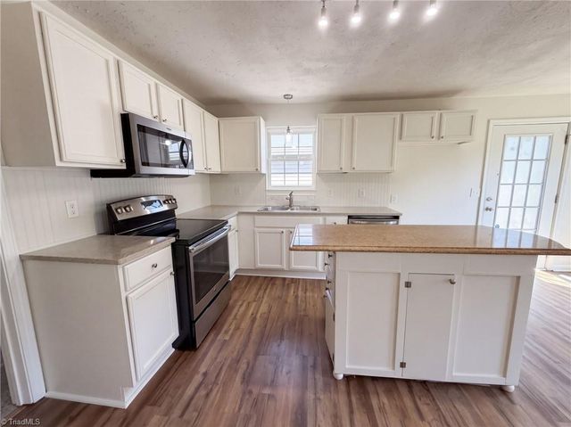 4982 Follansbee Road, Winston-salem, NC 27127