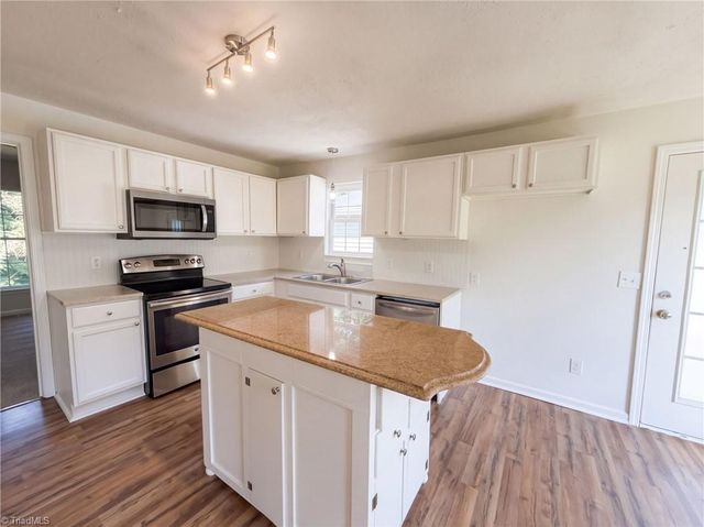 4982 Follansbee Road, Winston-salem, NC 27127