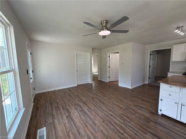 4982 Follansbee Road, Winston-salem, NC 27127